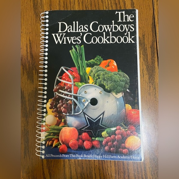 Dallas Cowboys Wives' Cookbook - Picture 1 of 10